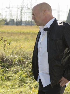 Bruce Willis Red 2 Frank Moses Brown Leather Jacket Outfit