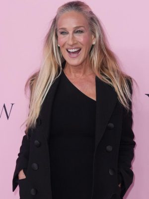 Sarah Jessica Parker Victoria Secret Fashion Show 2025 Black Coat