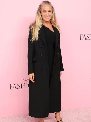 Sarah Jessica Parker Victoria Secret Fashion Show 2025 Black Coat