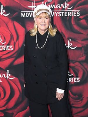 Diane Ladd Outfit Black Wool Coat