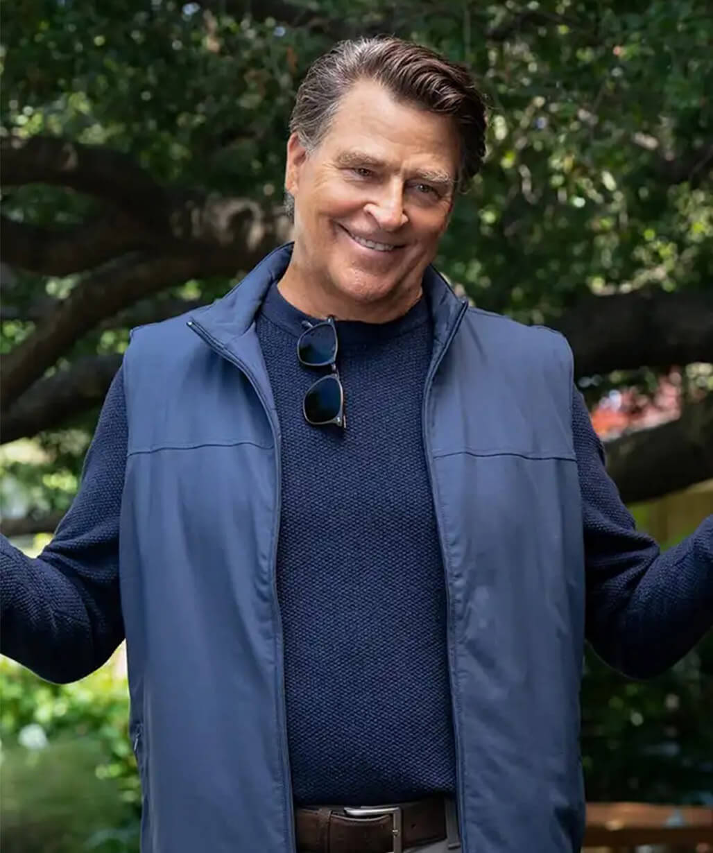 Shrinking S02 Ted McGinley Blue Vest